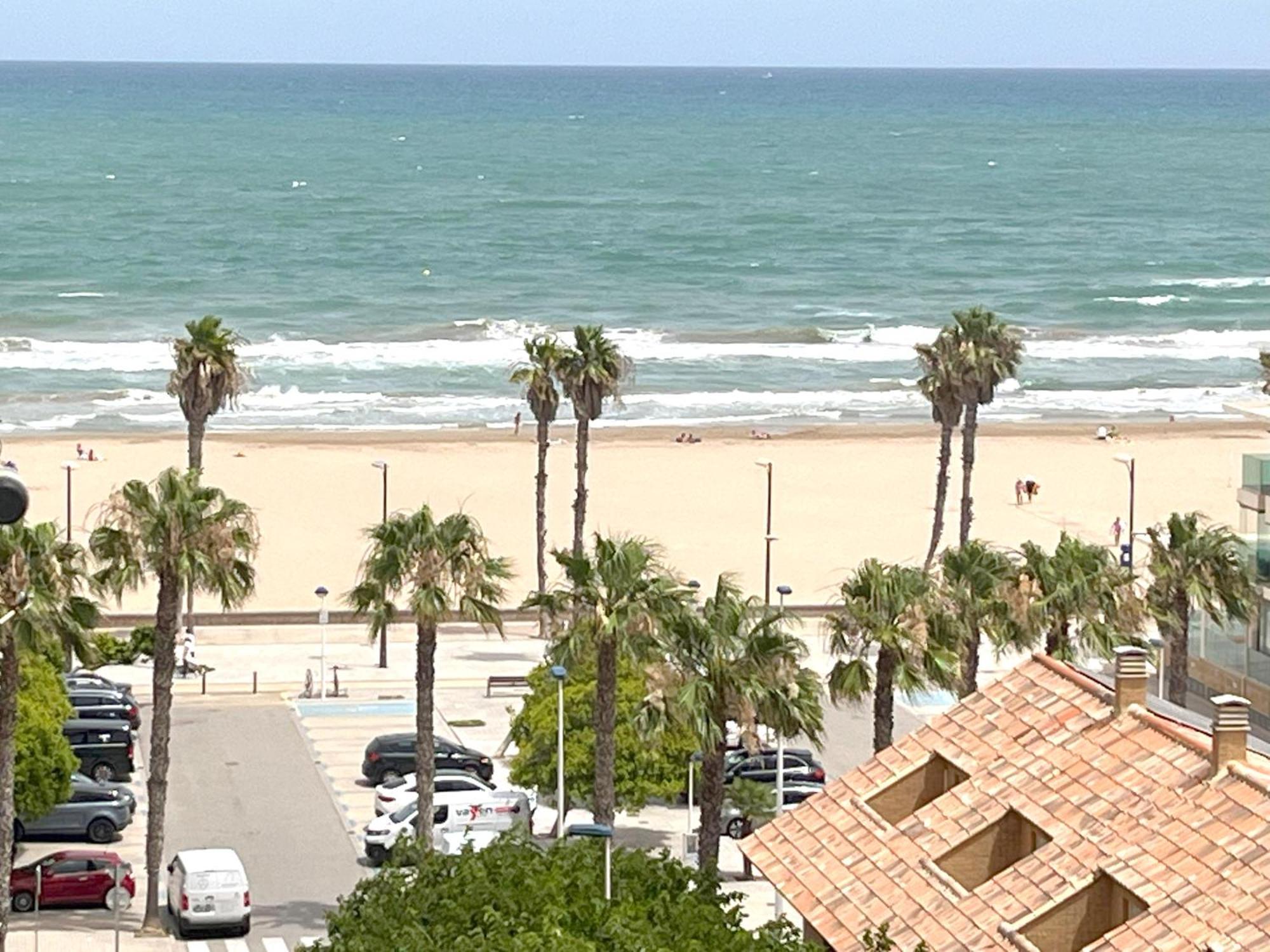 Stylish Well-Connected Beachfront Flat Valencia Exterior photo